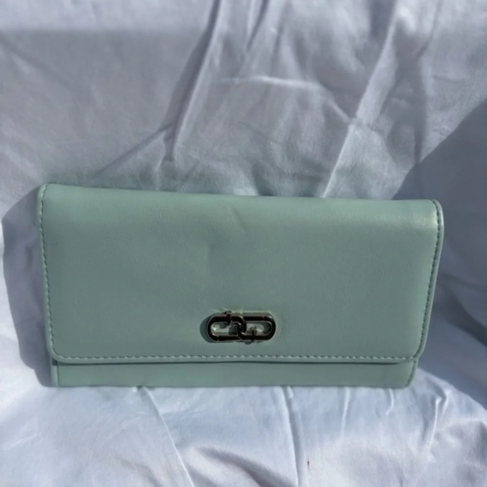 Green Wallet with Infinity Clasp